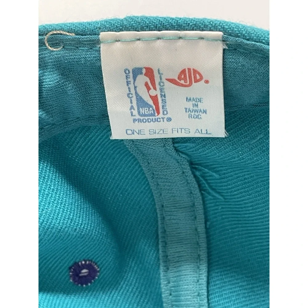 Vintage Charlotte Hornets NBA Snapback Hat AJD Embroidered Logo Purple‎ & Teal